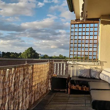 Budget Suite Mit Balkon - Privatzimmer In Wohnung - Netflix & Minibar Inklusive Кобленц Екстериор снимка