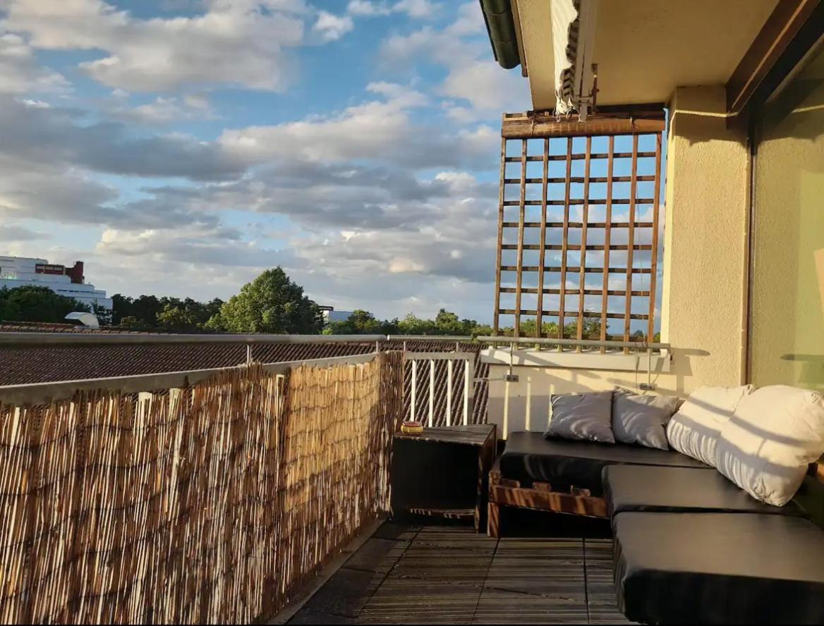 Budget Suite Mit Balkon - Privatzimmer In Wohnung - Netflix & Minibar Inklusive Кобленц Екстериор снимка