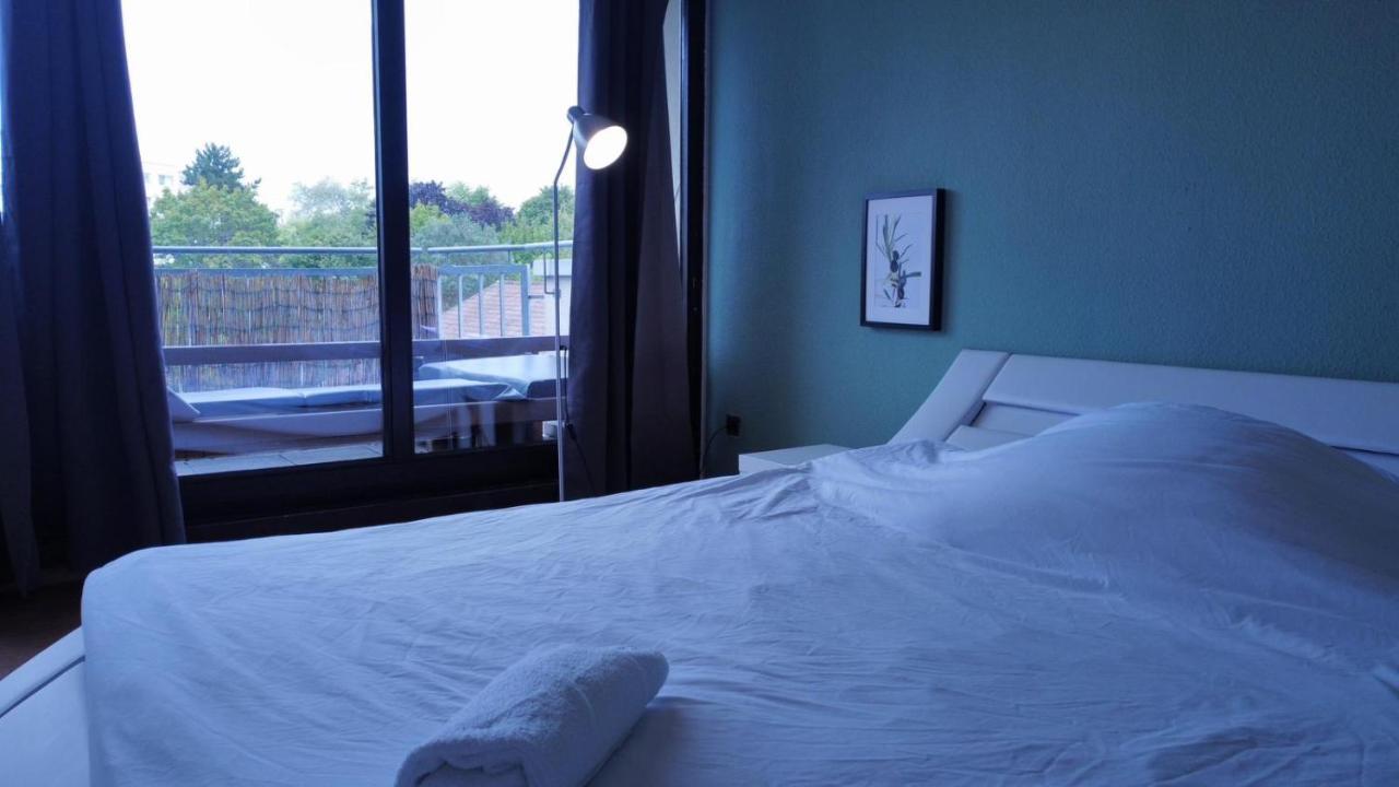 Budget Suite Mit Balkon - Privatzimmer In Wohnung - Netflix & Minibar Inklusive Кобленц Екстериор снимка