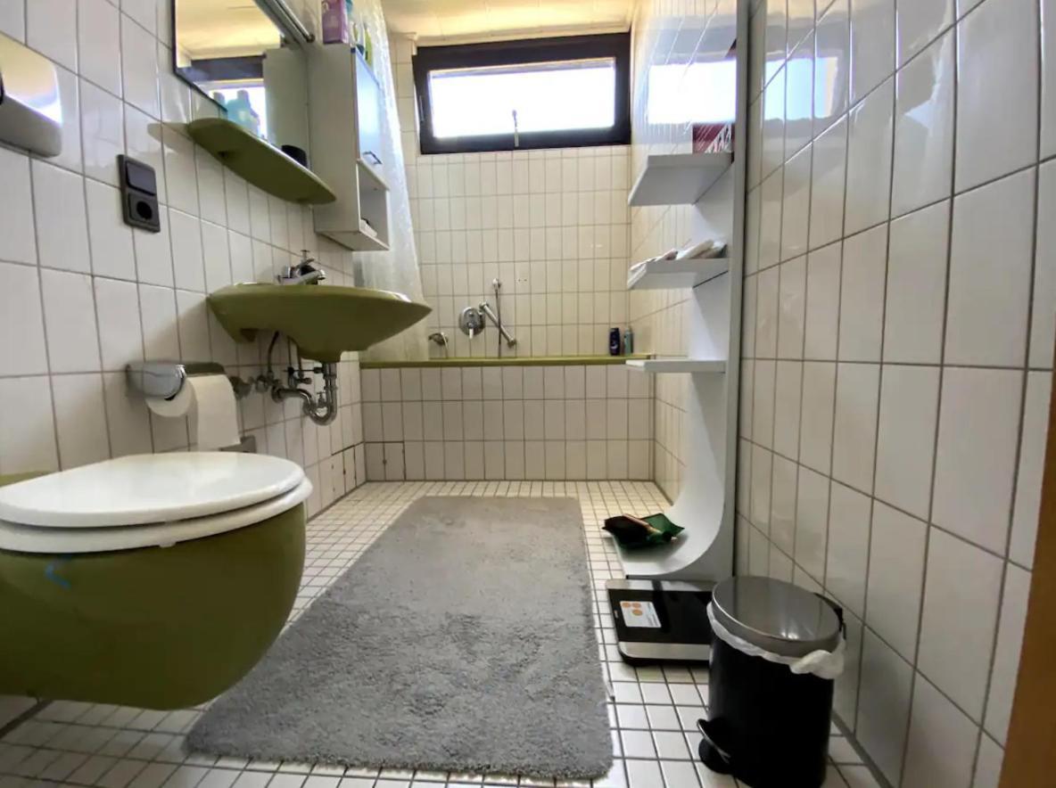 Budget Suite Mit Balkon - Privatzimmer In Wohnung - Netflix & Minibar Inklusive Кобленц Екстериор снимка