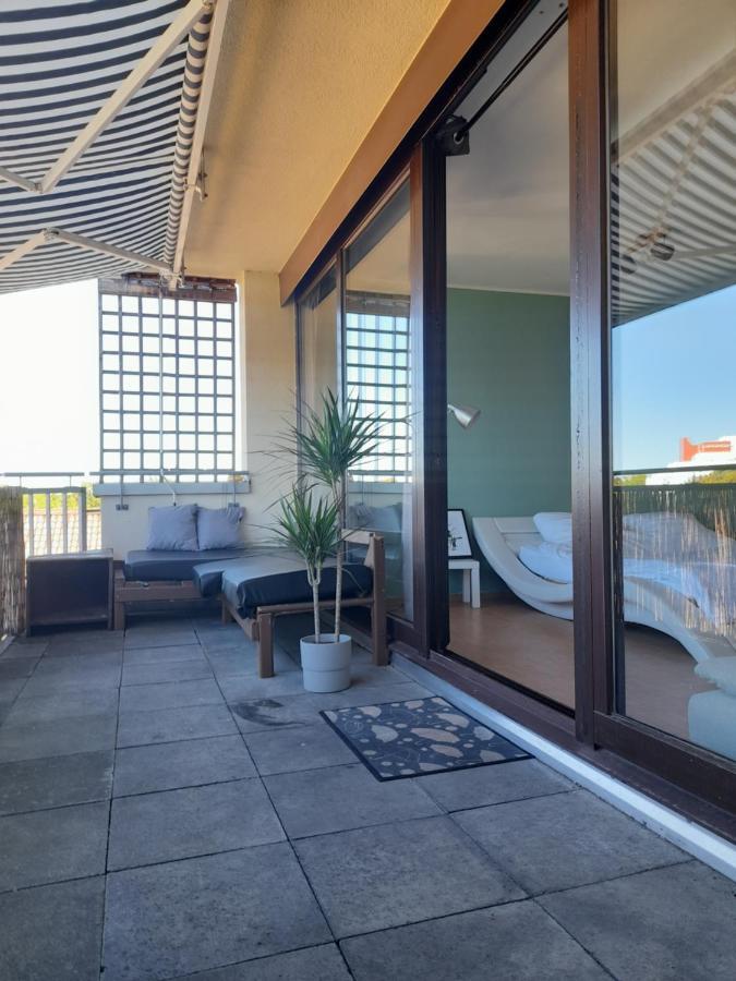 Budget Suite Mit Balkon - Privatzimmer In Wohnung - Netflix & Minibar Inklusive Кобленц Екстериор снимка